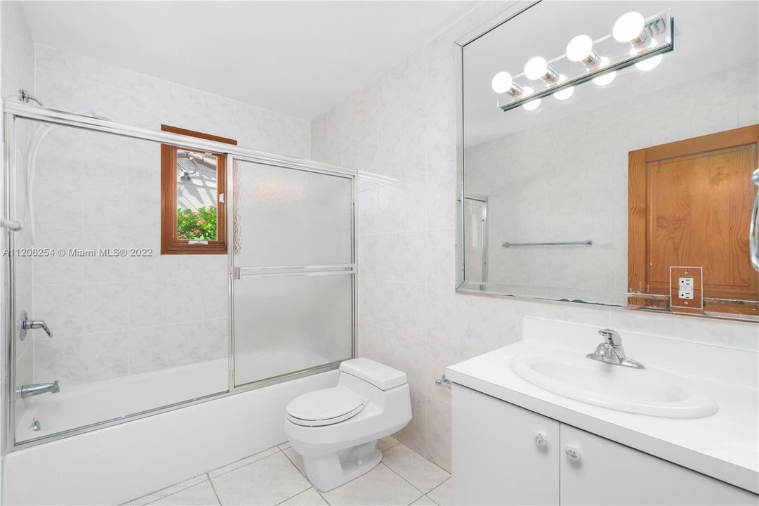 Недавно арендовано: $10,000 (3 спален, 2 ванн, 2775 Квадратных фут)