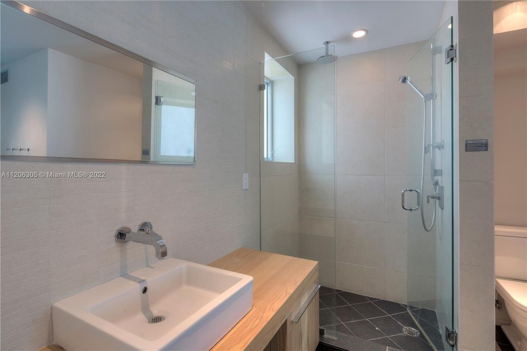 Недавно арендовано: $3,000 (1 спален, 1 ванн, 822 Квадратных фут)