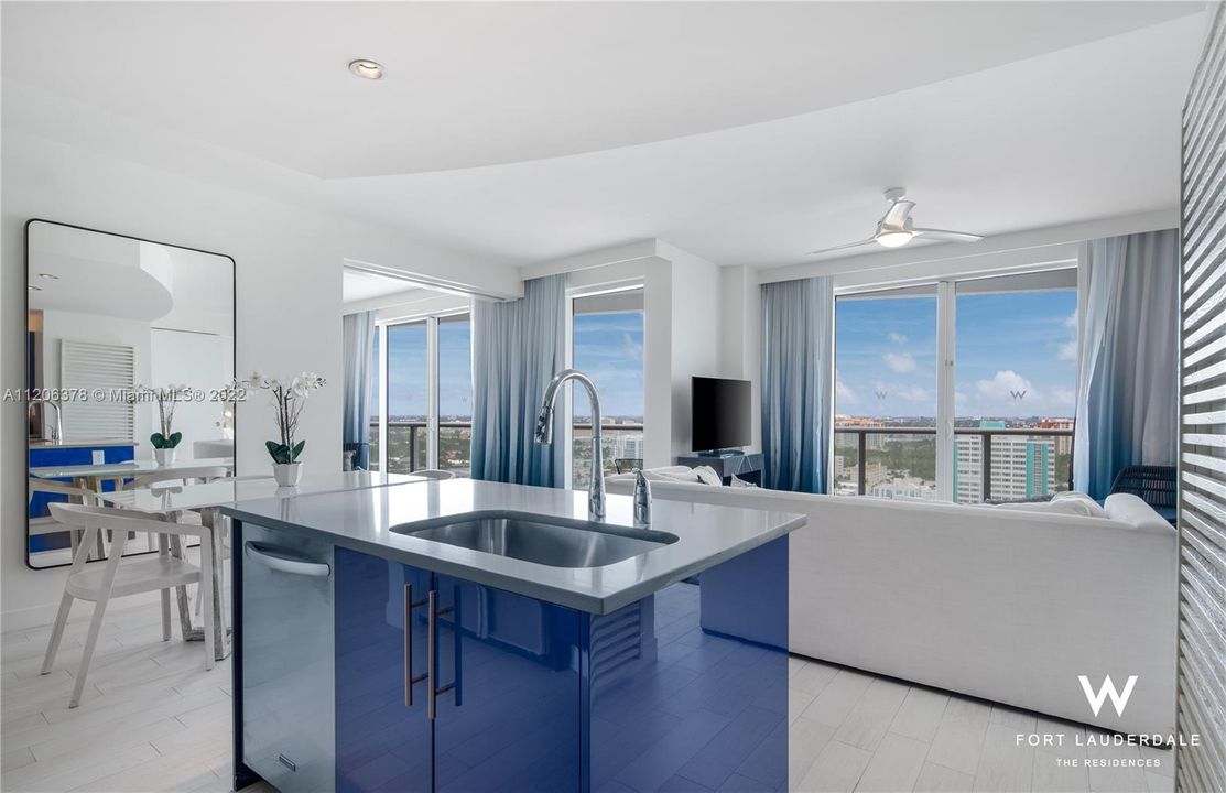 Recently Sold: $1,095,000 (2 beds, 2 baths, 1214 Square Feet)