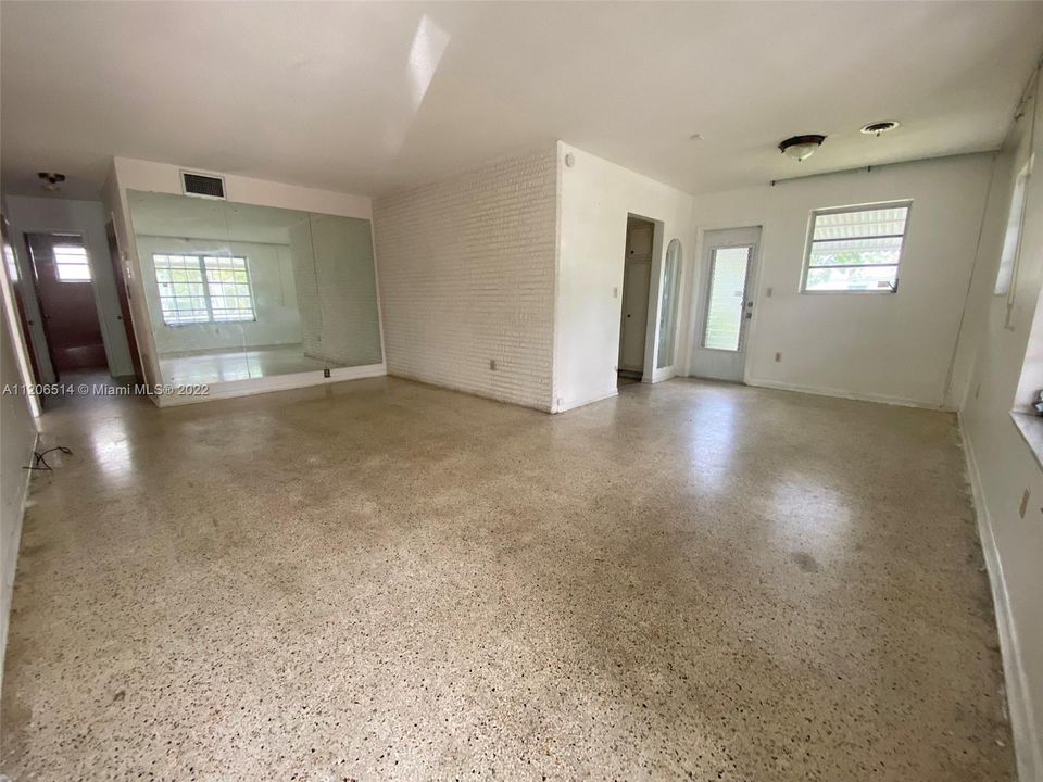 Недавно продано: $549,000 (0 спален, 0 ванн, 2158 Квадратных фут)