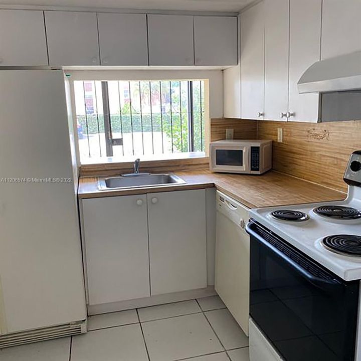 Recently Rented: $2,000 (2 beds, 2 baths, 1086 Square Feet)