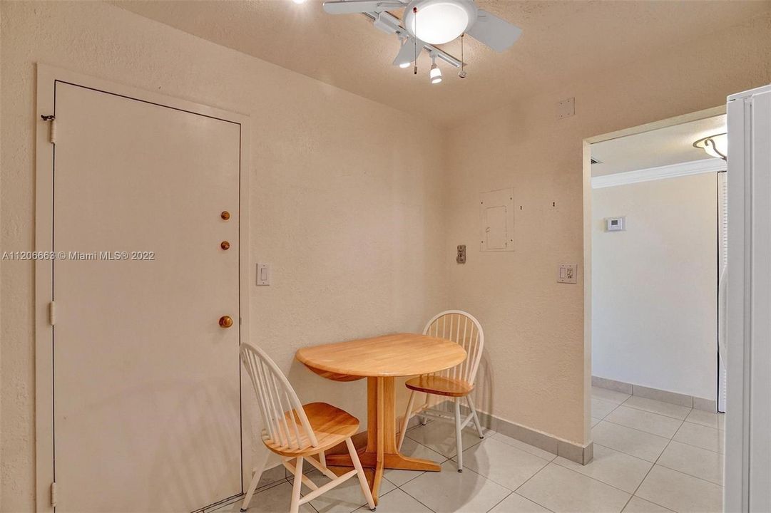 Recently Sold: $459,000 (2 beds, 2 baths, 1291 Square Feet)