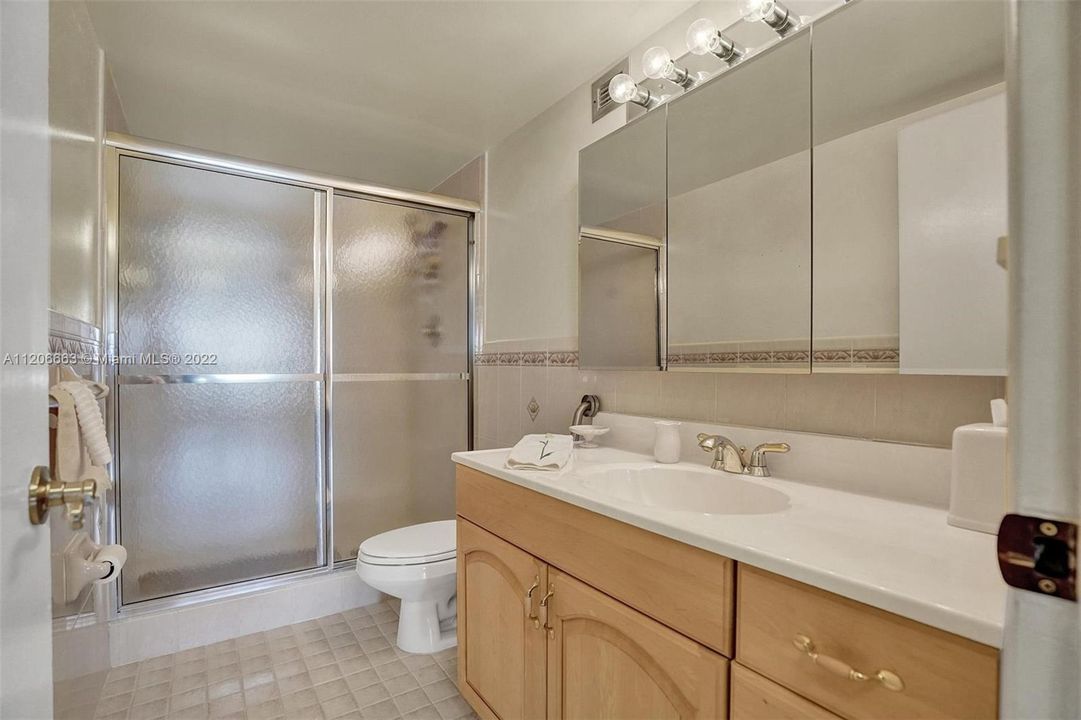 最近售出: $459,000 (2 贝兹, 2 浴室, 1291 平方英尺)