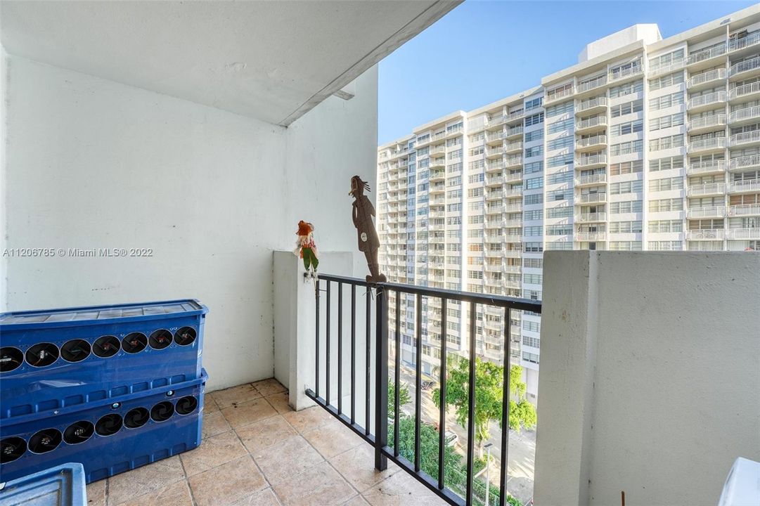 Recently Sold: $199,000 (1 beds, 1 baths, 775 Square Feet)