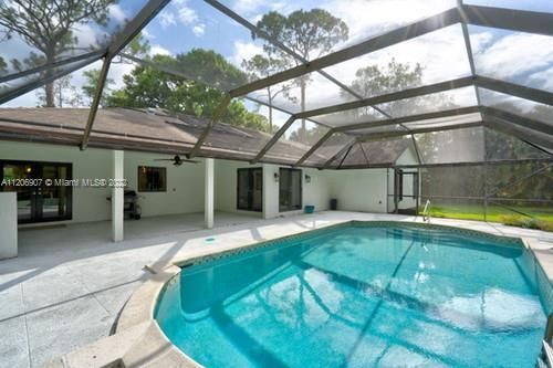 Vendido Recientemente: $1,055,000 (4 camas, 2 baños, 2843 Pies cuadrados)