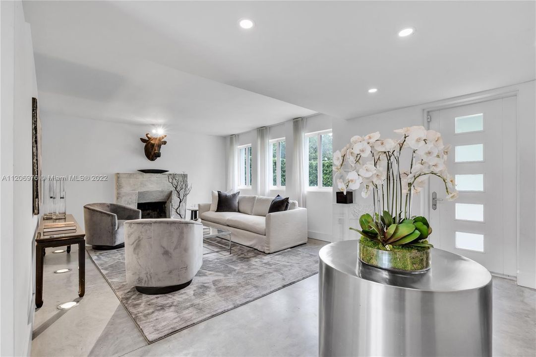 Recently Sold: $2,100,000 (4 beds, 3 baths, 2968 Square Feet)