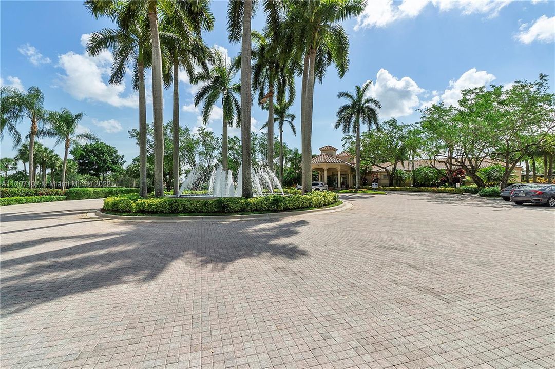 Recently Sold: $750,000 (4 beds, 3 baths, 2709 Square Feet)