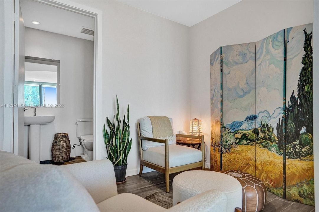 Recently Sold: $640,000 (1 beds, 2 baths, 790 Square Feet)