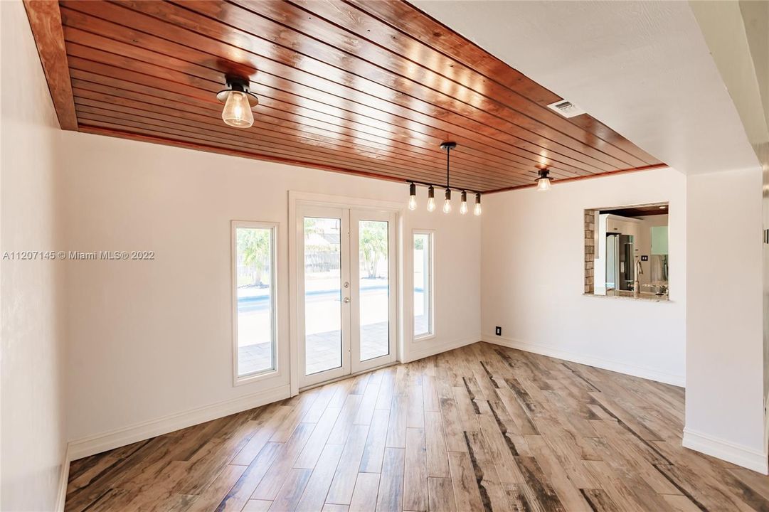 Recently Sold: $789,000 (3 beds, 2 baths, 1870 Square Feet)