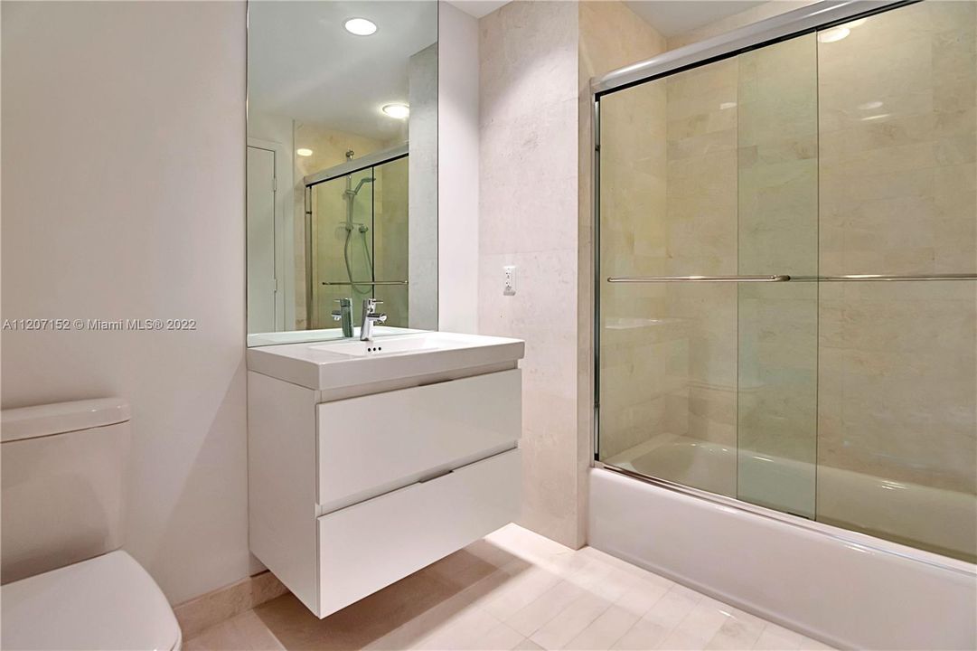 最近售出: $950,000 (2 贝兹, 2 浴室, 1459 平方英尺)