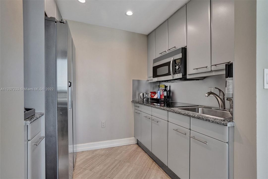 Recently Sold: $990,000 (1 beds, 1 baths, 620 Square Feet)
