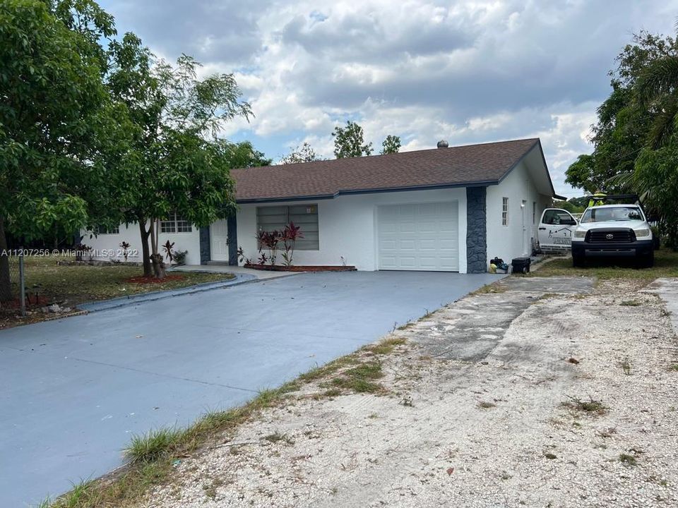 Recently Sold: $449,000 (3 beds, 3 baths, 1730 Square Feet)