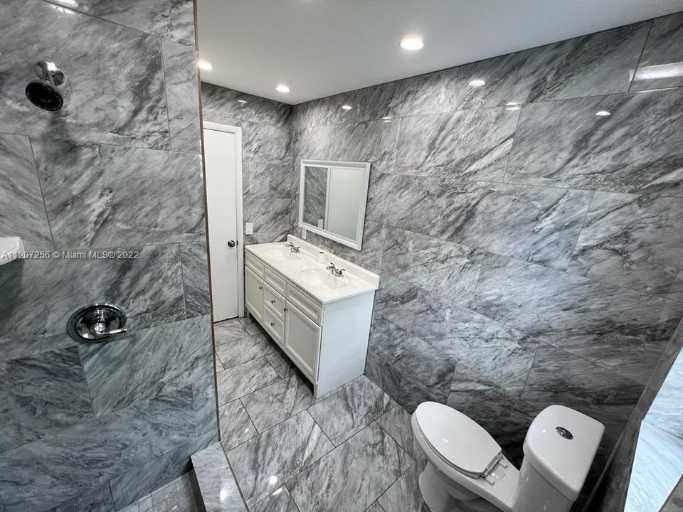 Recently Sold: $449,000 (3 beds, 3 baths, 1730 Square Feet)