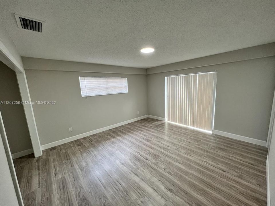 Recently Sold: $449,000 (3 beds, 3 baths, 1730 Square Feet)