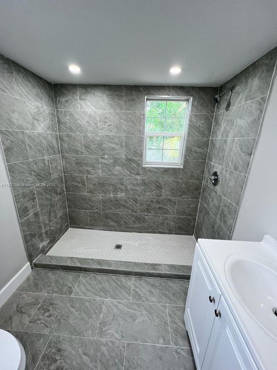 Recently Sold: $449,000 (3 beds, 3 baths, 1730 Square Feet)