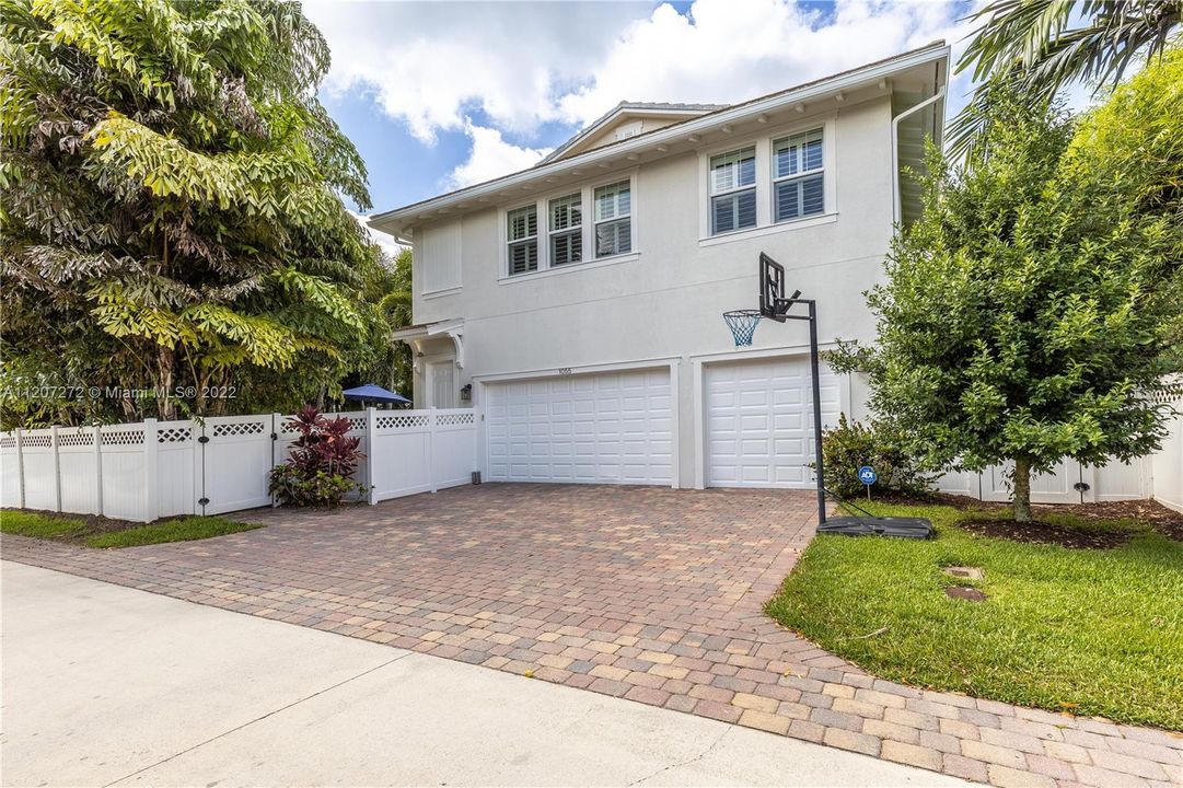 Full-Size 3-Car Garage / Guest Retreat (Above Garage)