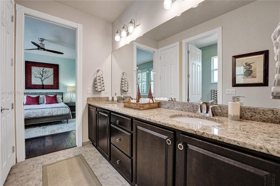 Large Jack & Jill Bathroom w/ Pocket Doors