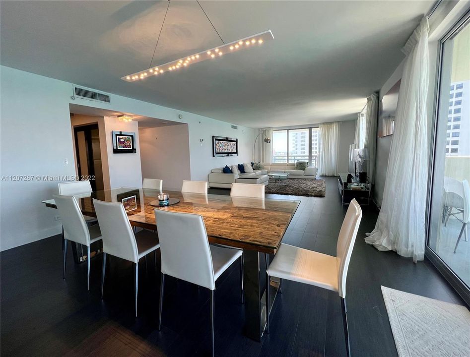 Recently Sold: $1,590,000 (3 beds, 3 baths, 2029 Square Feet)