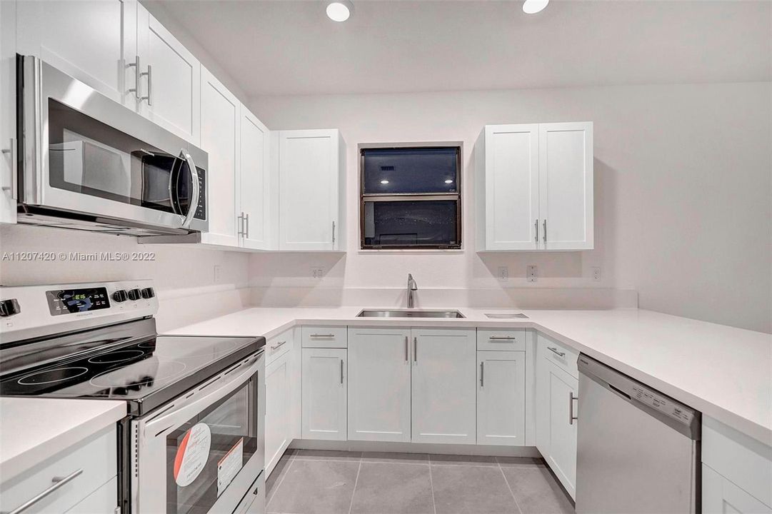 Recientemente alquilado: $4,000 (4 camas, 2 baños, 1833 Pies cuadrados)