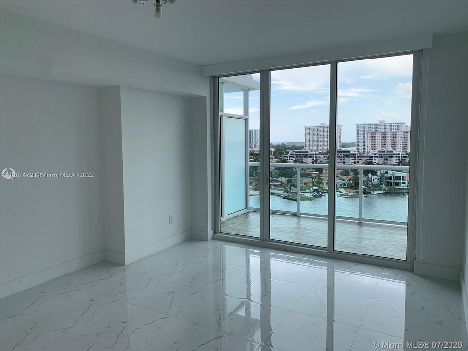 Recently Sold: $1,150,000 (2 beds, 3 baths, 1553 Square Feet)