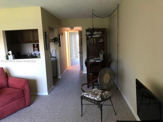 Recently Rented: $1,300 (1 beds, 1 baths, 601 Square Feet)