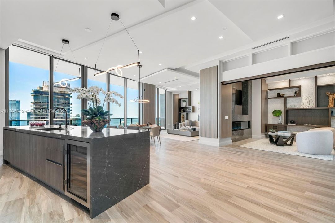 Recently Sold: $2,490,000 (3 beds, 3 baths, 2177 Square Feet)
