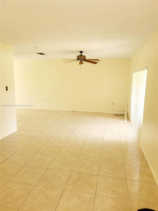 Recently Rented: $2,300 (4 beds, 2 baths, 1754 Square Feet)