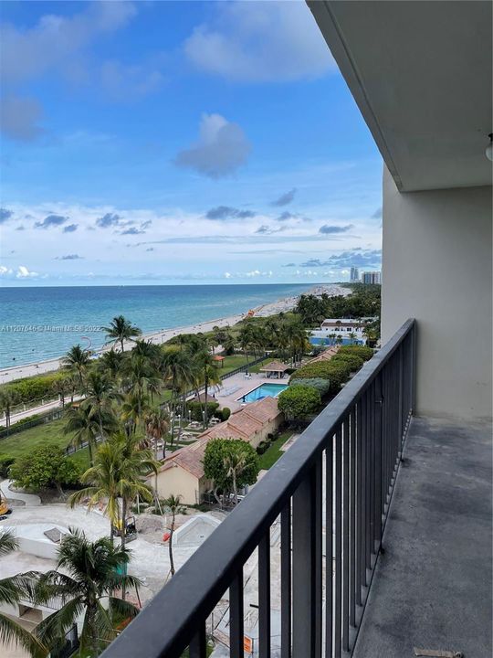 Recently Sold: $580,000 (1 beds, 1 baths, 1075 Square Feet)