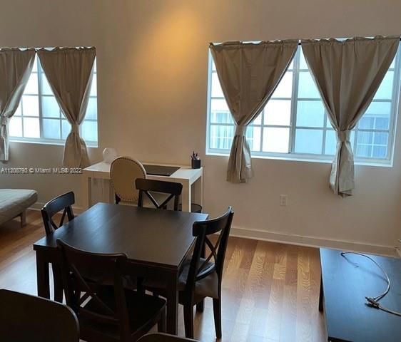 Recently Sold: $275,000 (1 beds, 1 baths, 590 Square Feet)