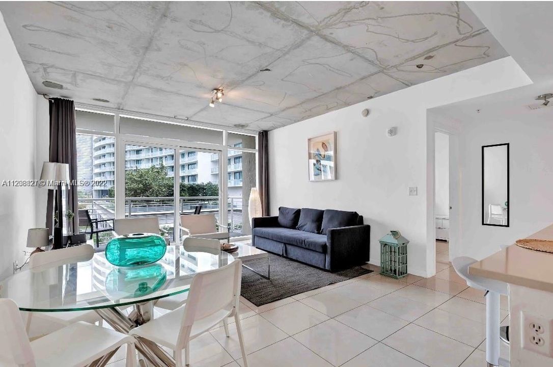 Recently Sold: $670,000 (2 beds, 2 baths, 1146 Square Feet)