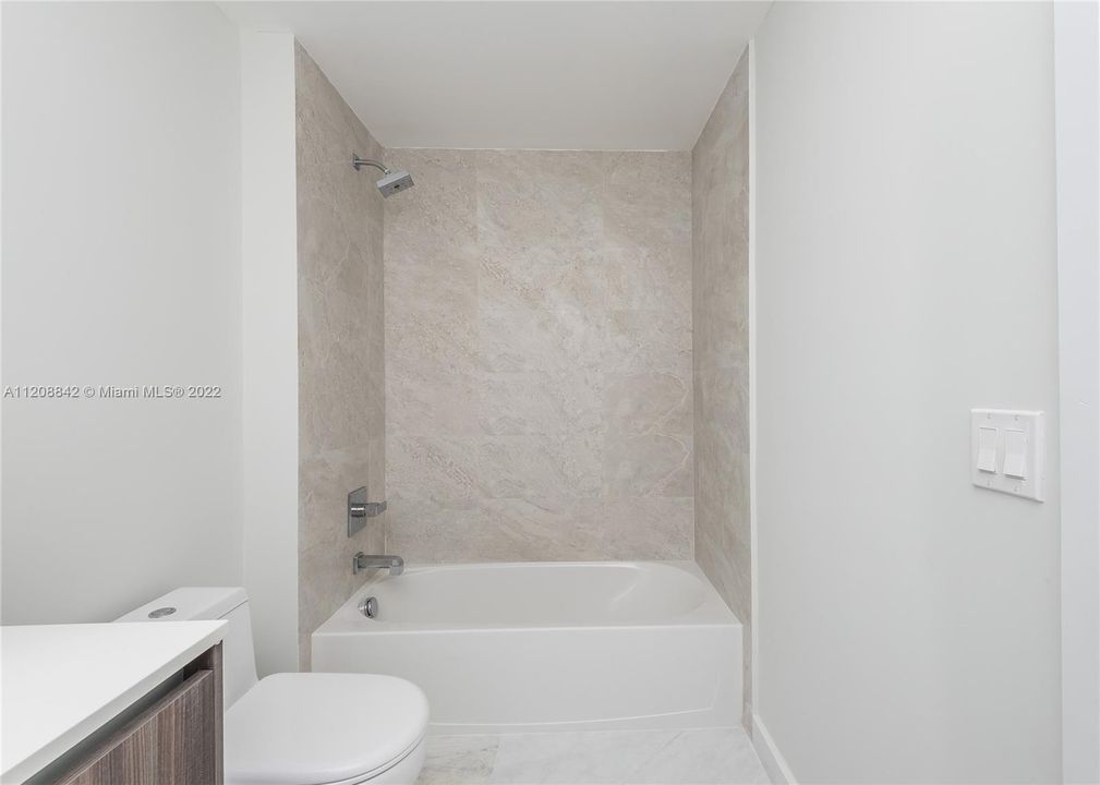 最近租的: $10,000 (3 贝兹, 4 浴室, 2018 平方英尺)