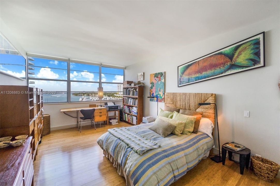Second bedroom with continued stunning views
