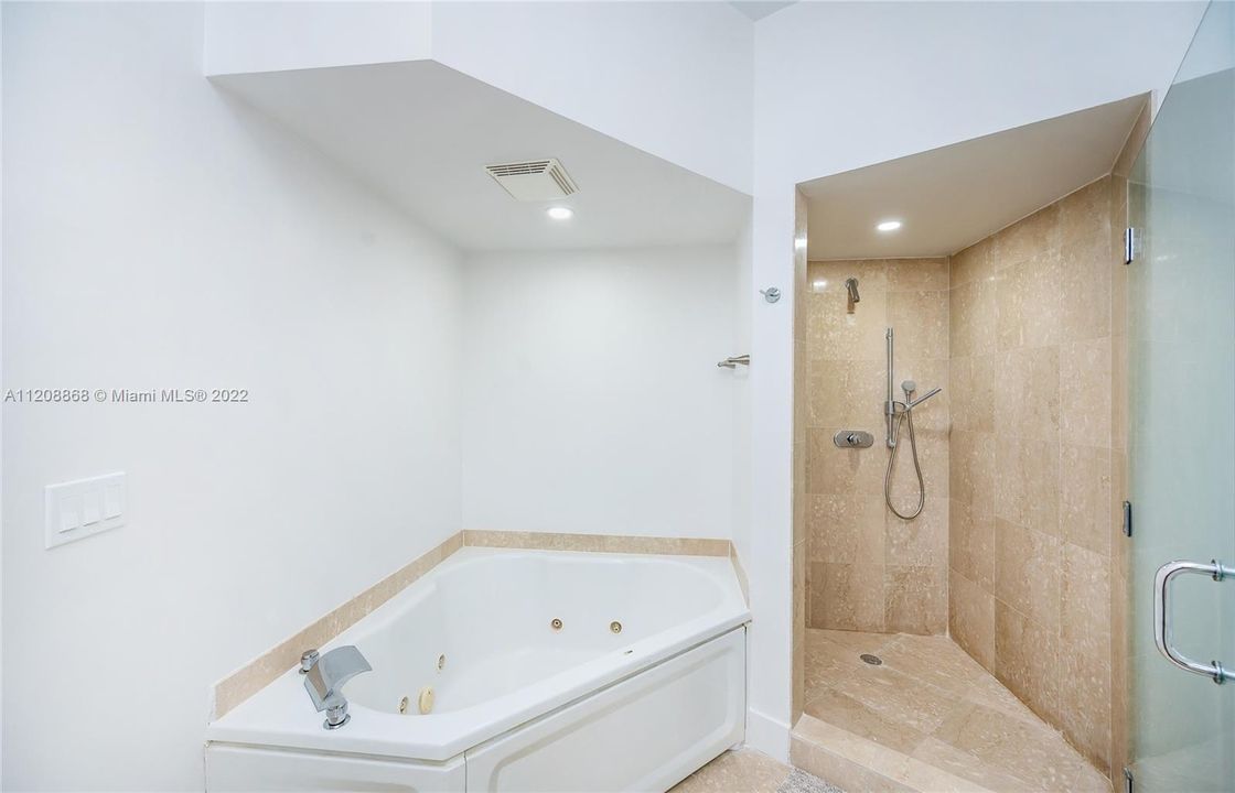 Недавно продано: $1,290,000 (2 спален, 2 ванн, 1649 Квадратных фут)