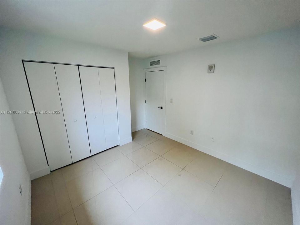 Recently Rented: $2,650 (2 beds, 1 baths, 725 Square Feet)