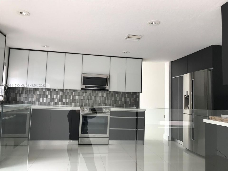 Recientemente alquilado: $6,950 (4 camas, 3 baños, 2401 Pies cuadrados)
