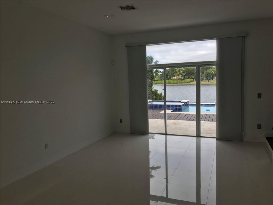Recientemente alquilado: $6,950 (4 camas, 3 baños, 2401 Pies cuadrados)