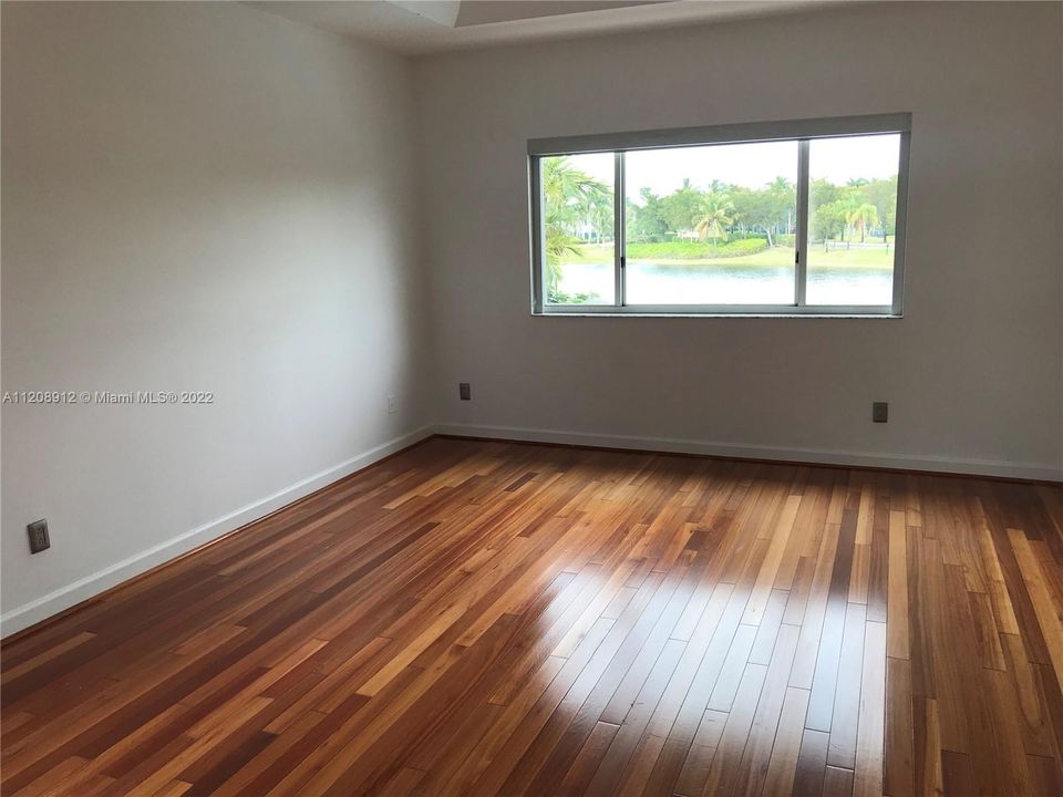 Recientemente alquilado: $6,950 (4 camas, 3 baños, 2401 Pies cuadrados)