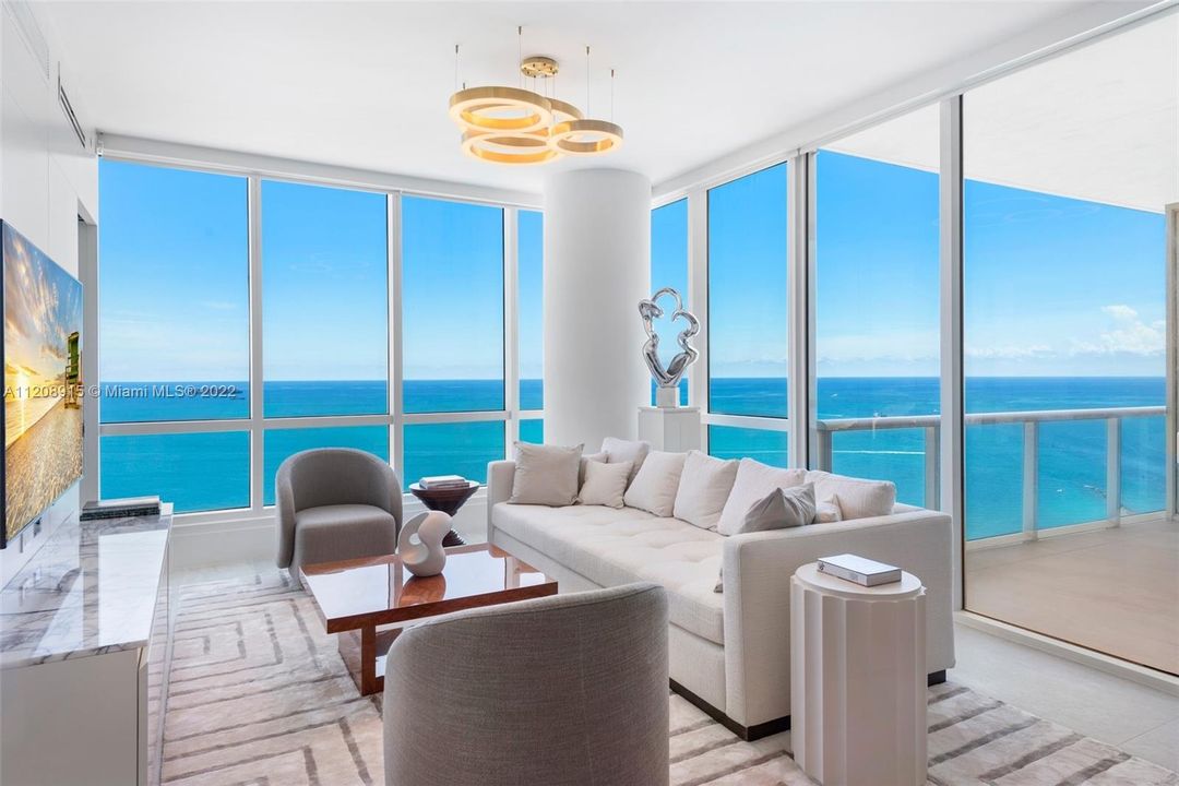Recently Sold: $7,200,000 (2 beds, 2 baths, 1793 Square Feet)