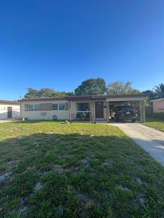 Recently Rented: $2,700 (3 beds, 2 baths, 1179 Square Feet)