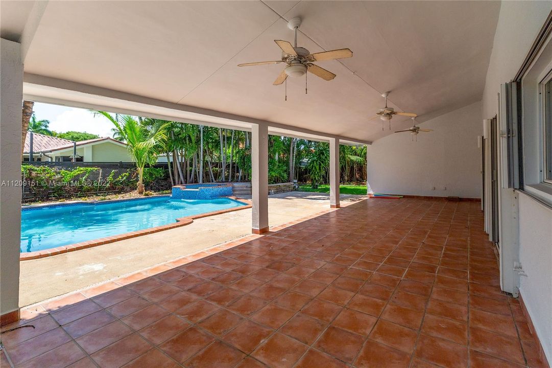 Recently Sold: $1,450,000 (5 beds, 4 baths, 3274 Square Feet)