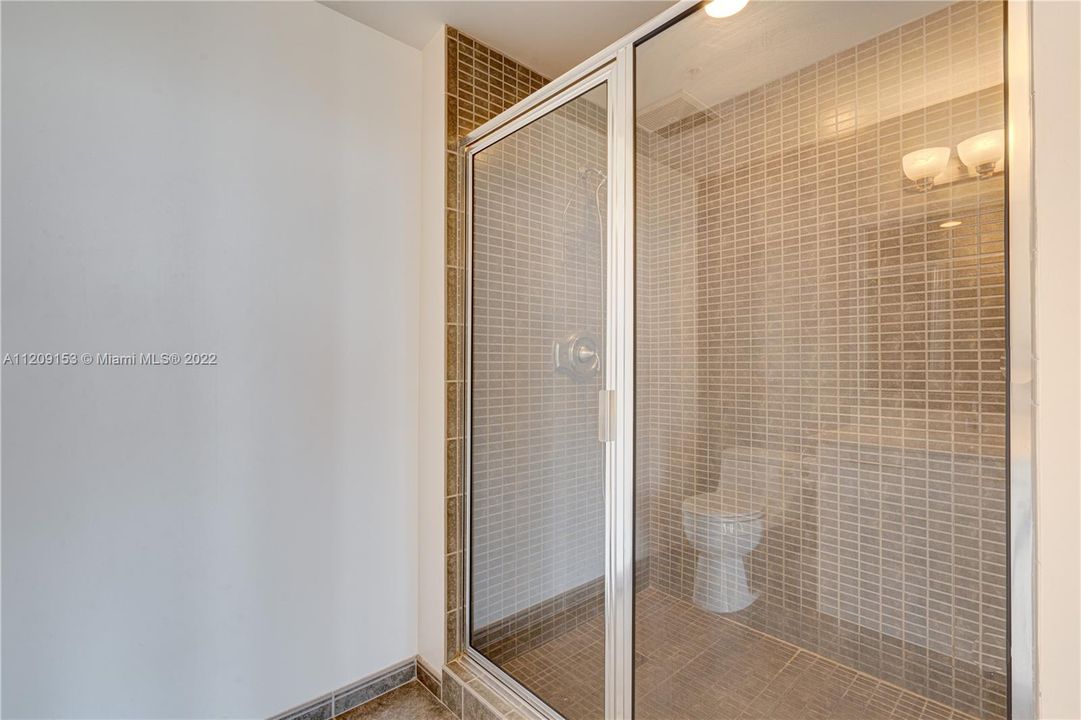 最近售出: $590,000 (2 贝兹, 2 浴室, 919 平方英尺)