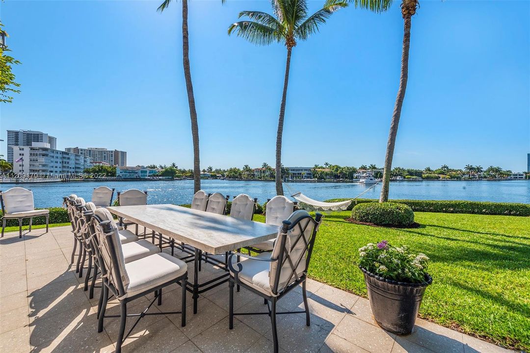 Recently Sold: $12,000,000 (7 beds, 9 baths, 6996 Square Feet)