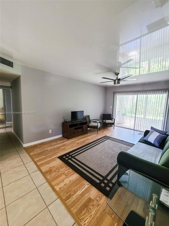 Recently Sold: $189,000 (1 beds, 1 baths, 727 Square Feet)