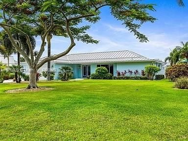 Vendido Recientemente: $2,985,000 (4 camas, 3 baños, 2925 Pies cuadrados)