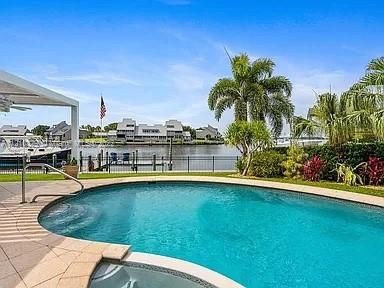 Recently Sold: $2,985,000 (4 beds, 3 baths, 2925 Square Feet)