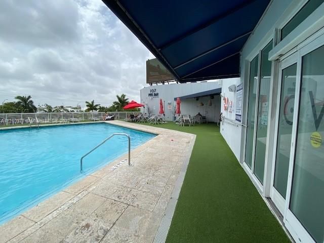 Nuvo Pool & Bar