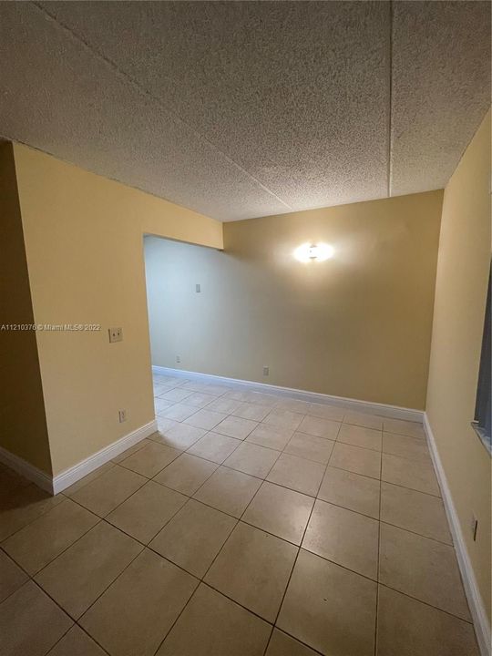 Recently Rented: $1,790 (2 beds, 2 baths, 921 Square Feet)