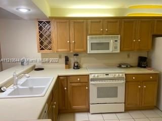 Recently Rented: $2,000 (1 beds, 1 baths, 795 Square Feet)