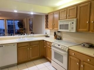 Recently Rented: $2,000 (1 beds, 1 baths, 795 Square Feet)