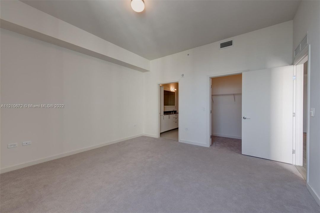 Recently Rented: $4,500 (2 beds, 2 baths, 1115 Square Feet)
